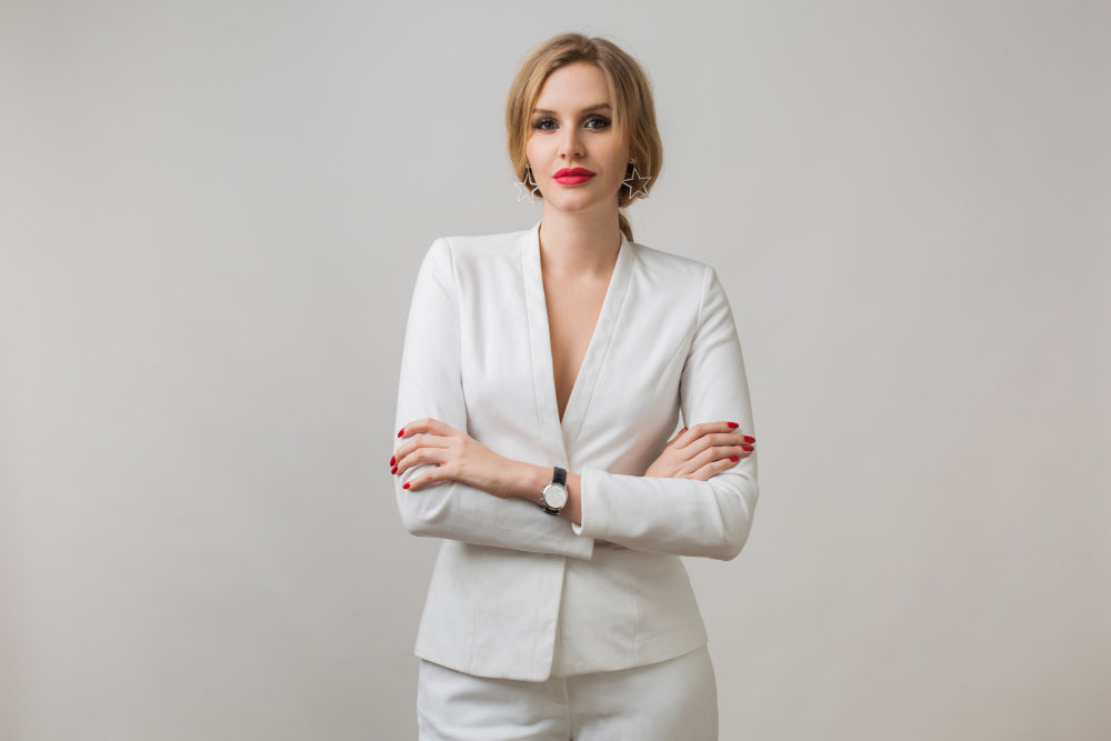 Ținute Elegante Damă cu Pantaloni: Eleganță și Confort în Garderoba Feminină