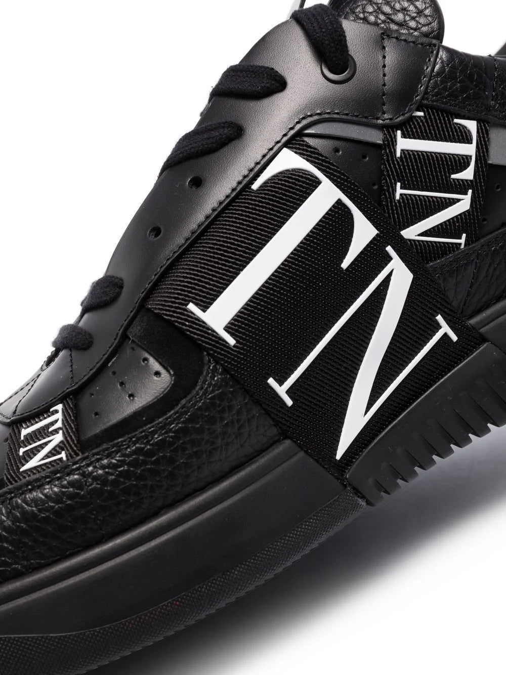 Valentino Garavani VL7N low-top leather sneakers1