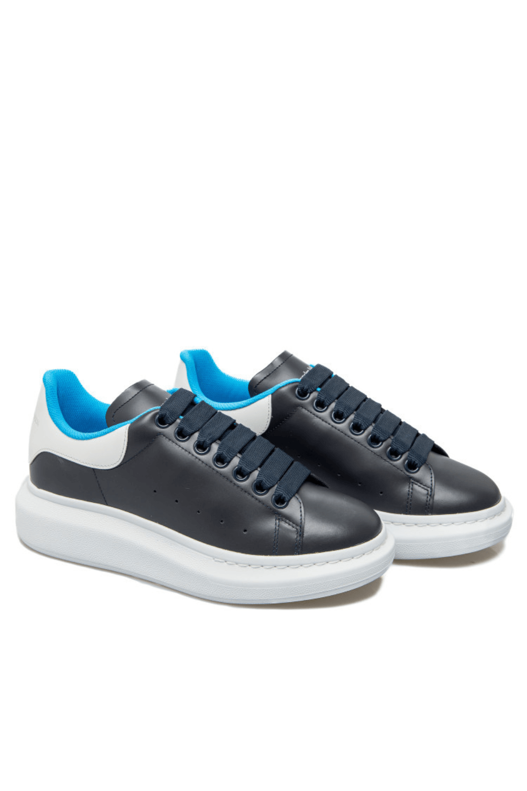 Alexander McQueen Oversized Sneaker in navy blue, light blue and white