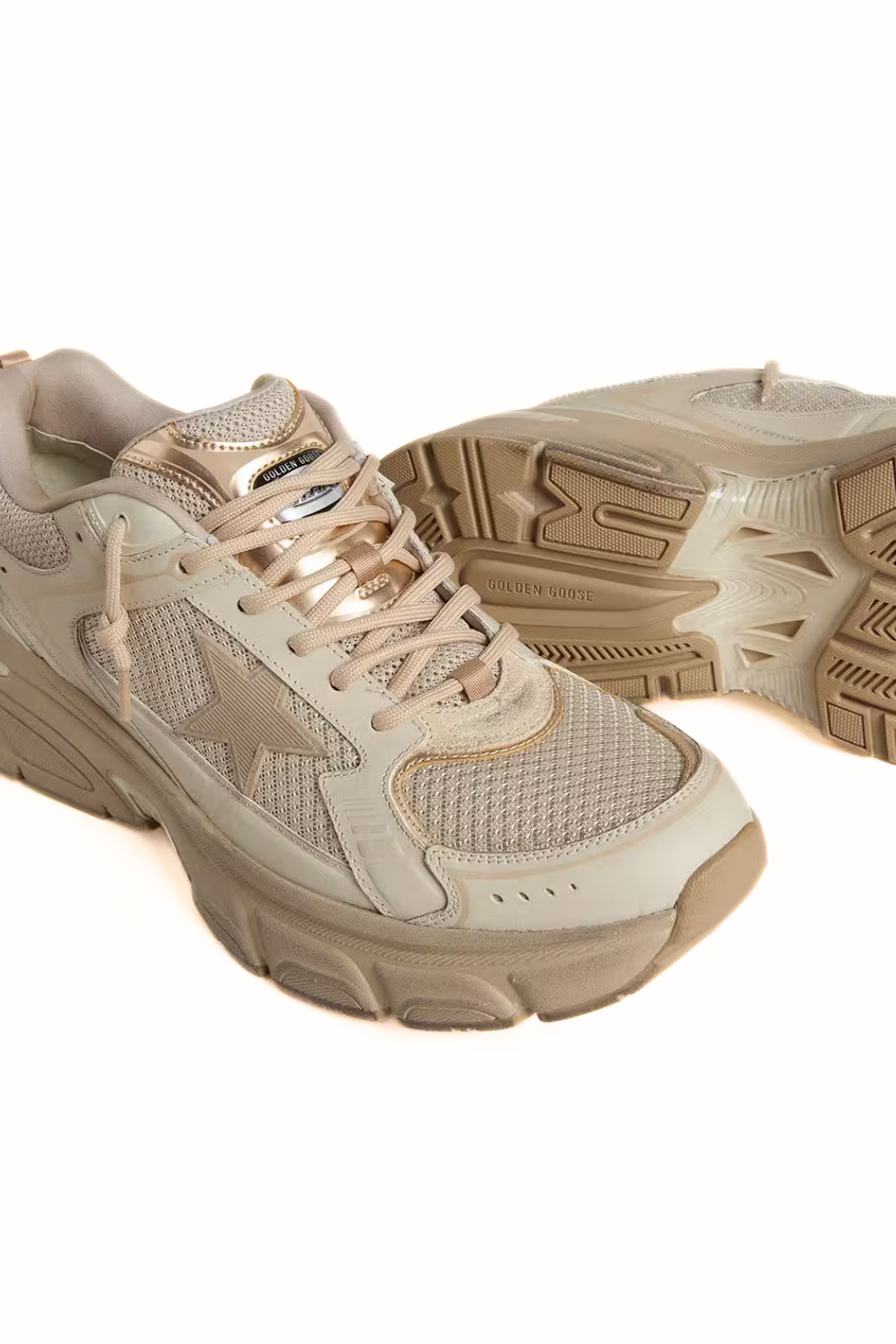 Golden Goose Men’s Lightstar in dove-gray leather and mesh with beige star