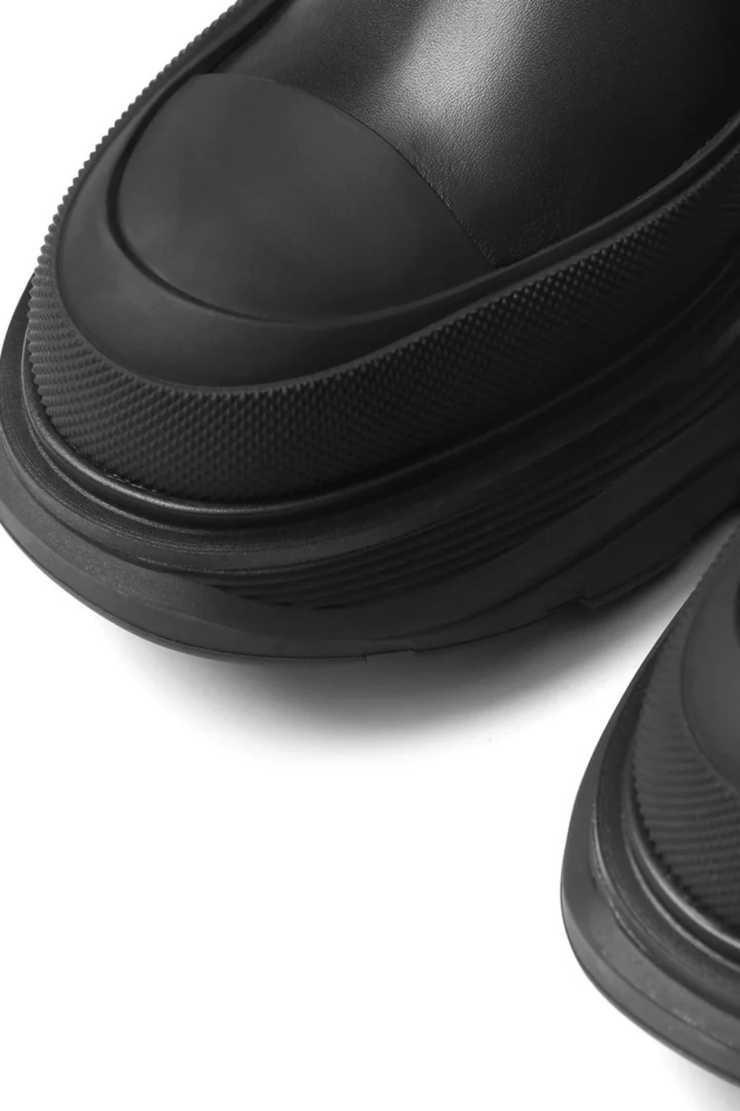 Alexander McQueen Tread slick chelsea boots
